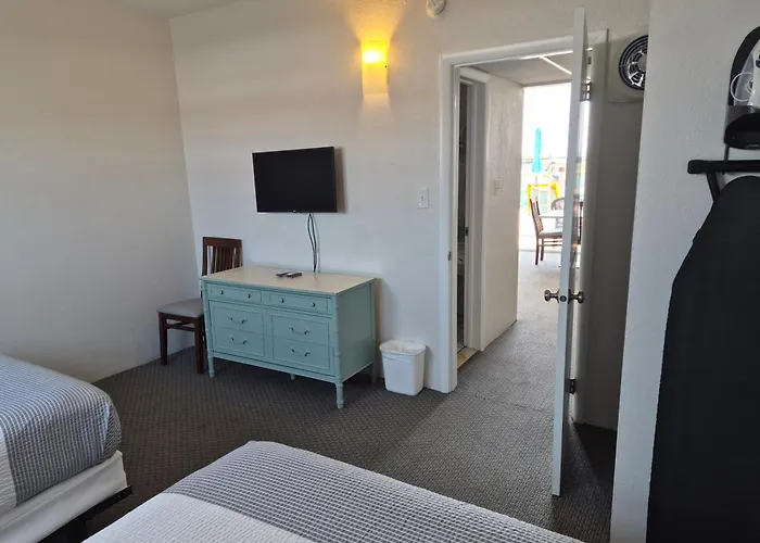 Aquarius Oceanfront Inn