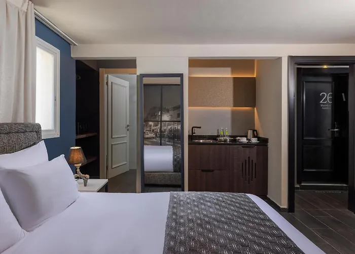 Dizengoff Avenue Boutique Hotel