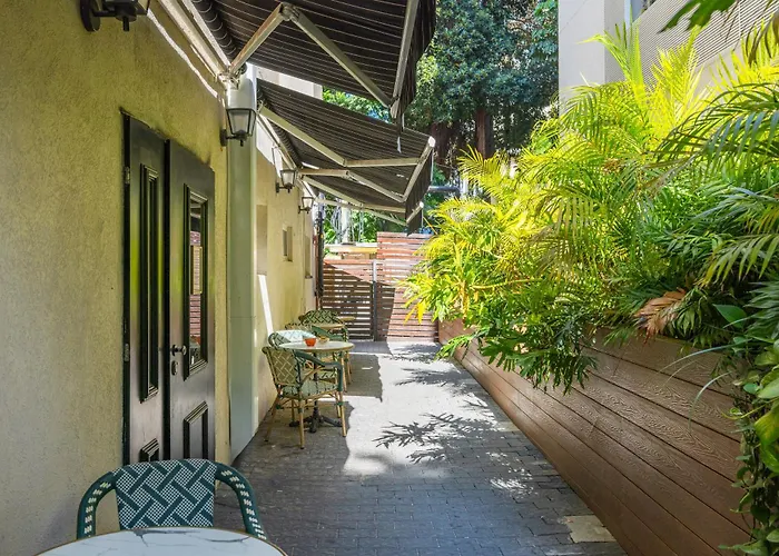 Dizengoff Avenue Boutique Hotel