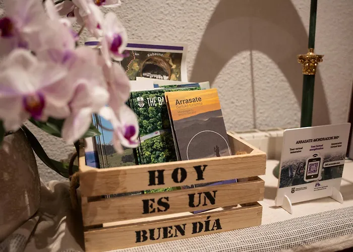 Uxarte -Alojamiento, restaurante y piscinas