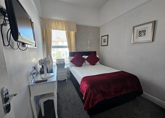 Clifton Villa - Southport