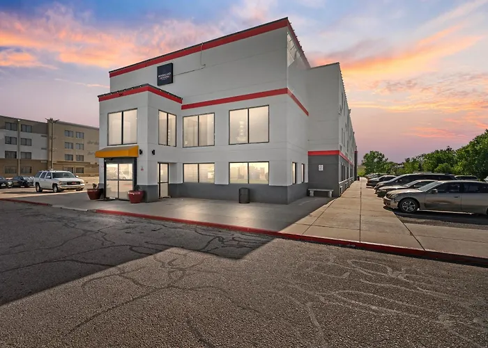 Super 8 By Wyndham Wichita North