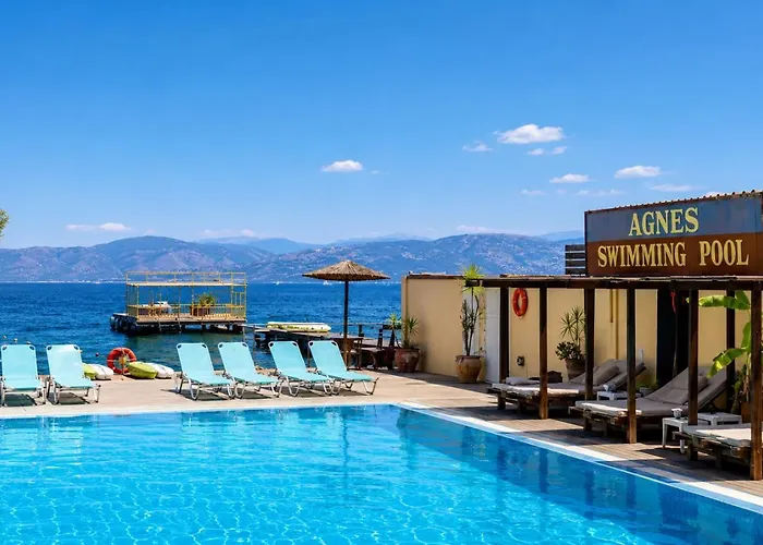 Agnes Beach Hotel Apartments