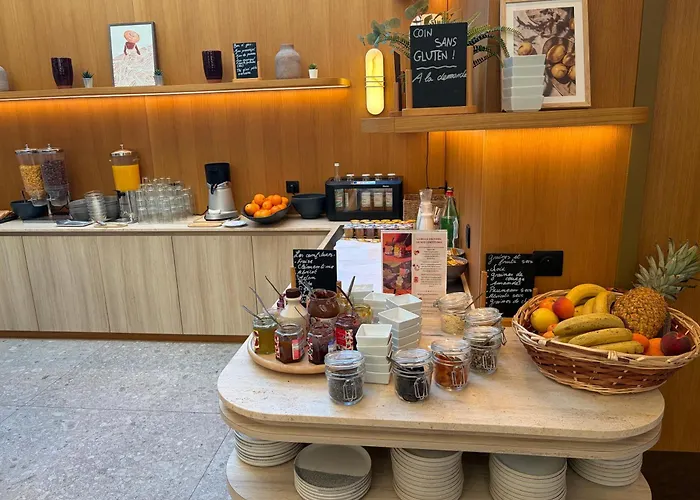 Golden Tulip Le Paradou
