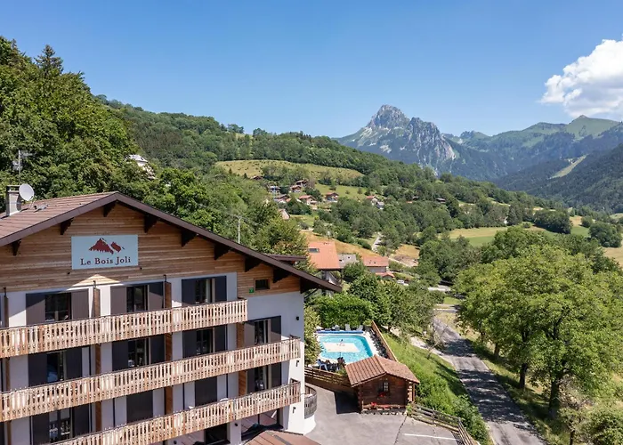 Hotel Restaurant Le Bois Joli Et Spa Bernex