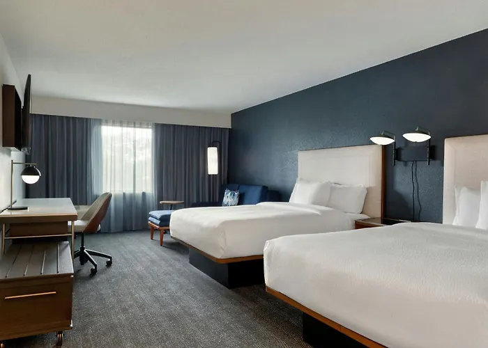 Courtyard By Marriott East