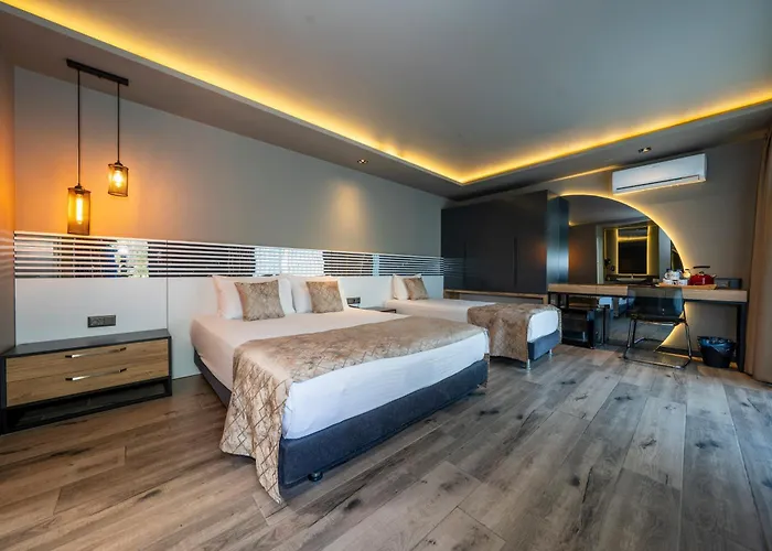 S3 Seahorse Beach Club