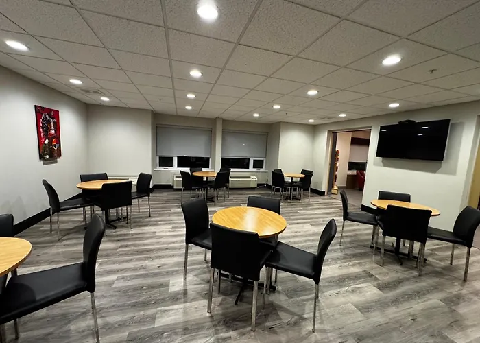 Microtel Casselman