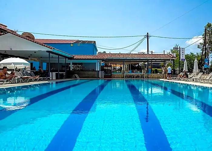 Perkes Complex (Adults Only)