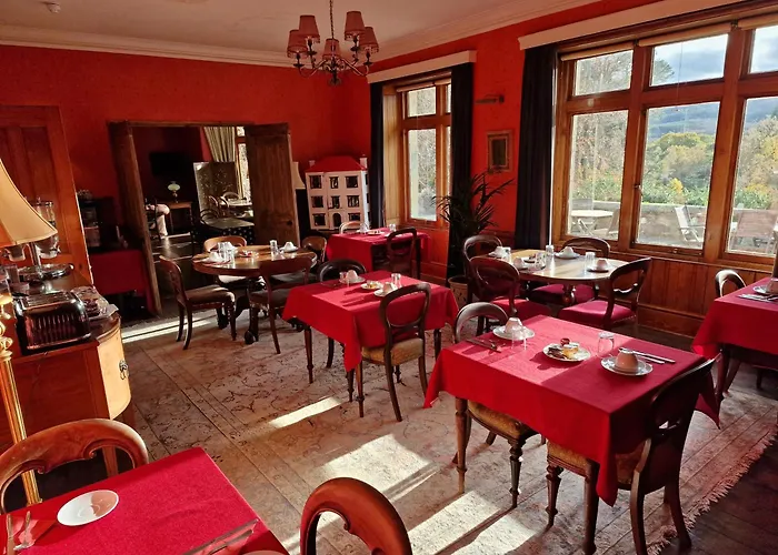 Cambus O' May Traditional Highland Hotel