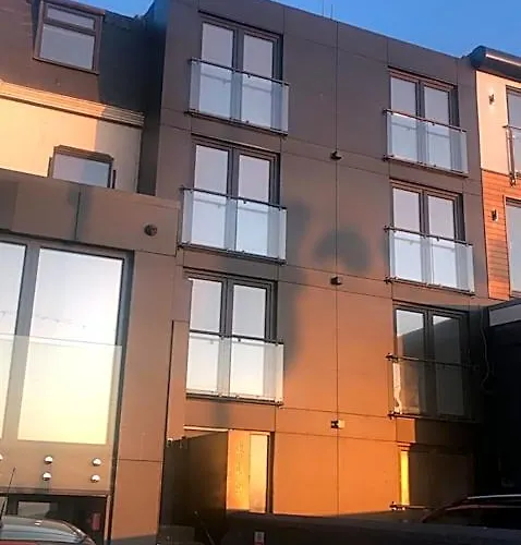 421 By Seafront Collection