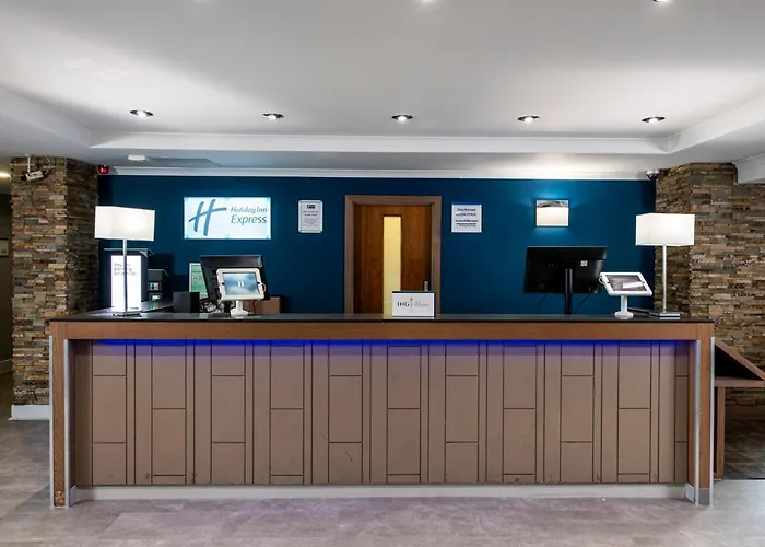 Holiday Inn Express Edinburgh Airport By Ihg Ingliston