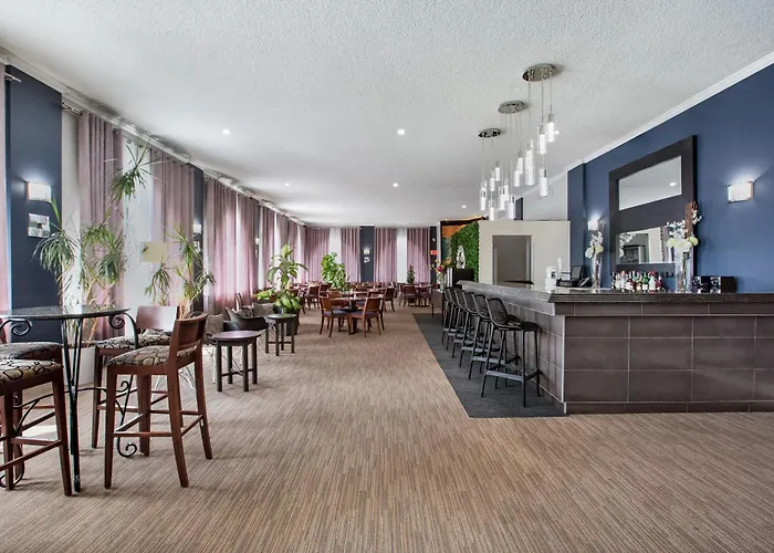 Days Inn By Wyndham Montreal Airport Conference Centre
