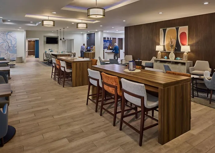 Holiday Inn Express & Suites Dwtn -Westedge By Ihg