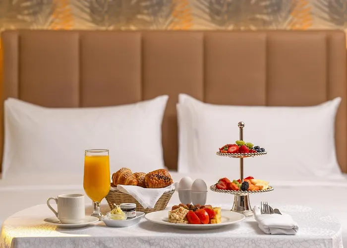 Carlton Al Moaibed
