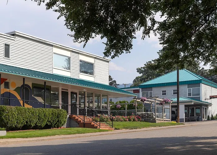 Scott'S Inn & Suites