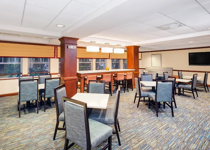 Holiday Inn Express & Suites Hampton South- By Ihg
