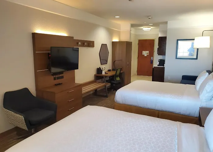 Holiday Inn Express & Suites West-Seawall