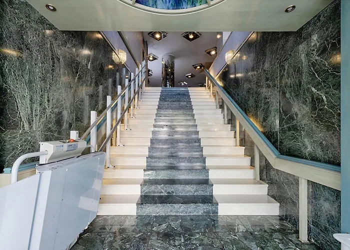 Xenophon Hotel