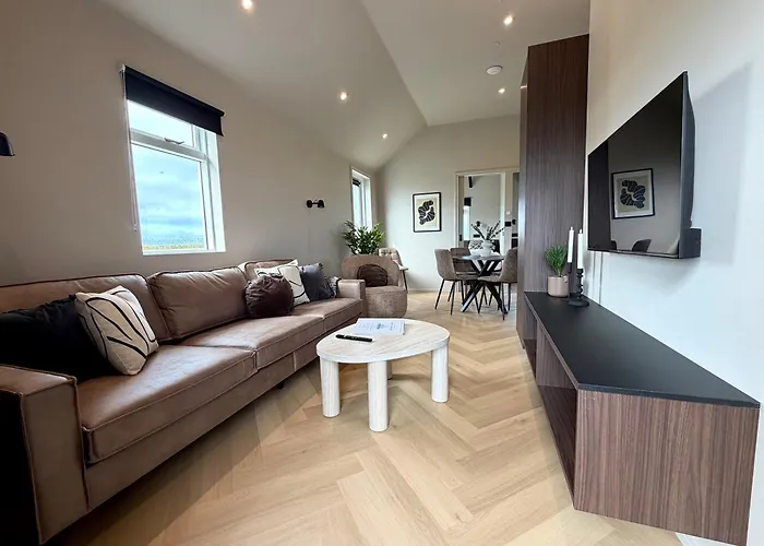 Garthur Apartments