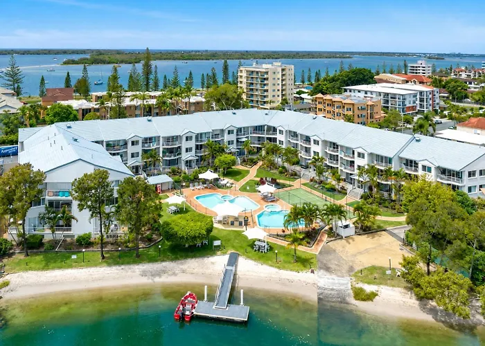 Pelican Cove Waterfront Apartment