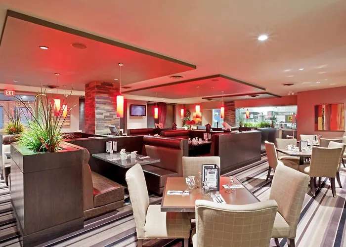 Holiday Inn & Suites East - Cloverdale By Ihg