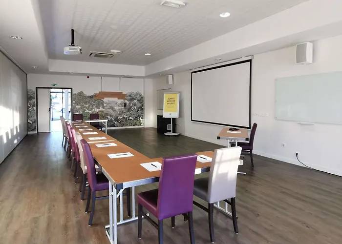 Hotel Ibis Styles Montargis Arboria Pannes 
