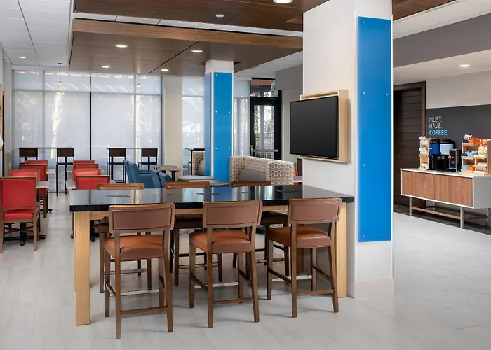 Holiday Inn Express Downtown By Ihg