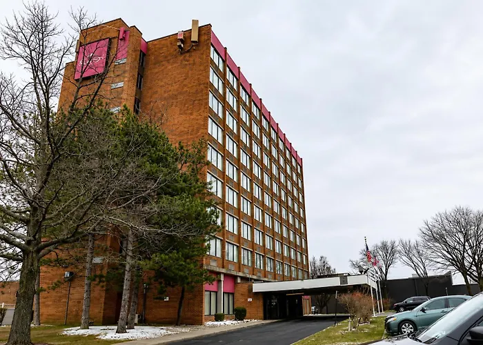 Albany Plaza Hotel