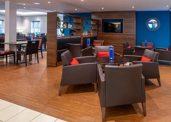 Holiday Inn Express Birmingham Oldbury By Ihg