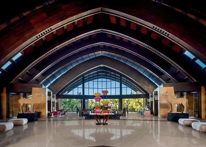 Pullman Oceanview Sanya Bay Resort & Spa