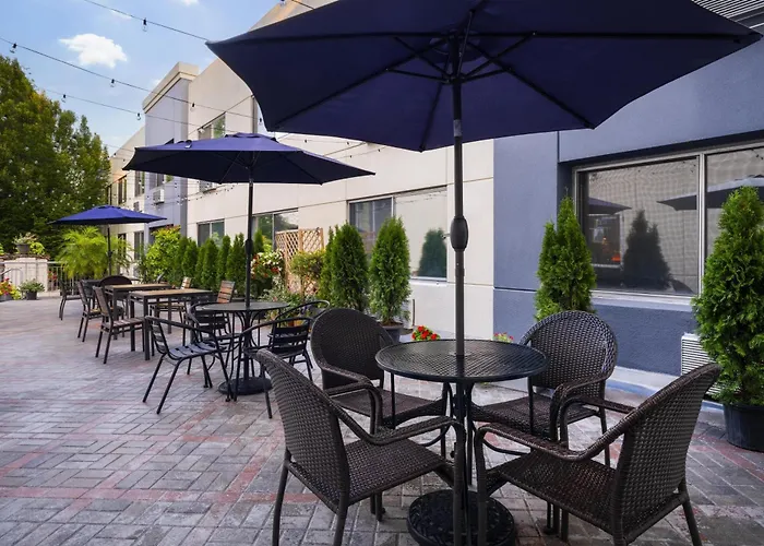 Best Western Premier Plainview-Long Island Hotel