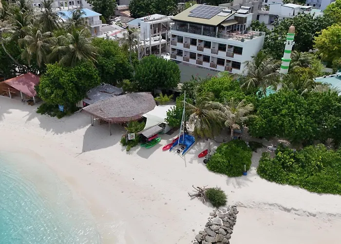 Luau Beach Inn, Maldives