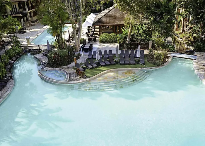 Pullman Palm Cove Sea Temple Resort & Spa