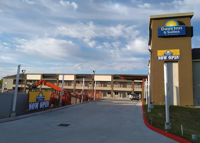 Days Inn & Suites By Wyndham Downtown/University Of Houston