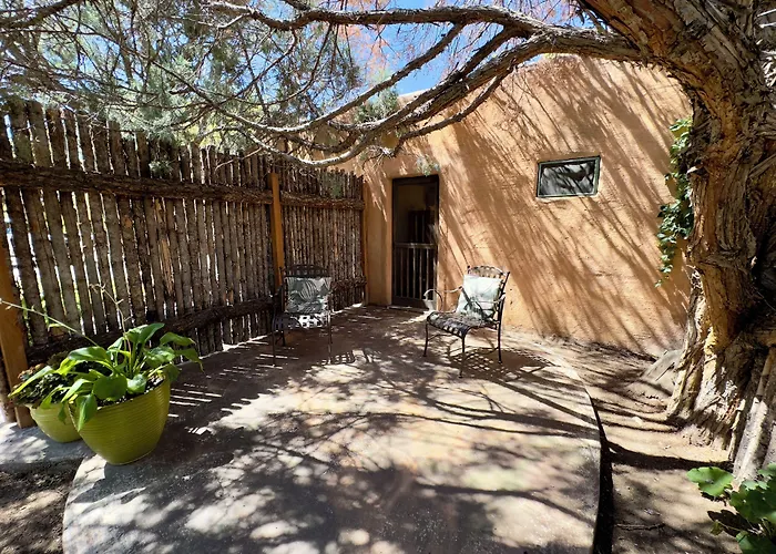 Old Taos Guesthouse B&B