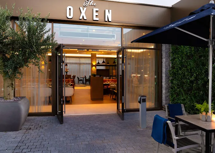 Courtyard By Marriott Oxford South