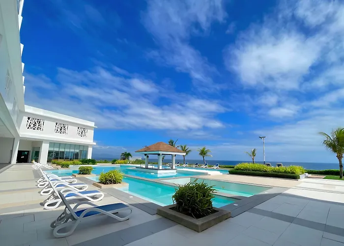 Arterra Hotel And Resort