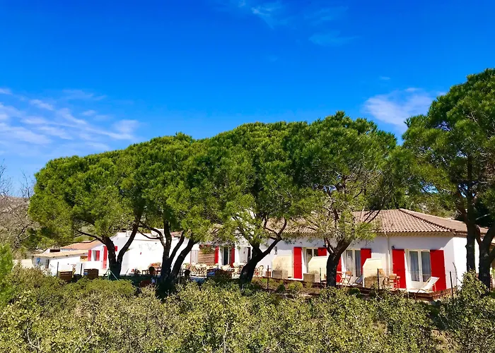Les Volets Rouges - Hôtel Cassis - Situé dans le Parc National des Calanques