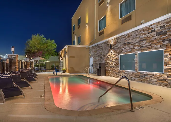 Best Western Plus Inn & Suites