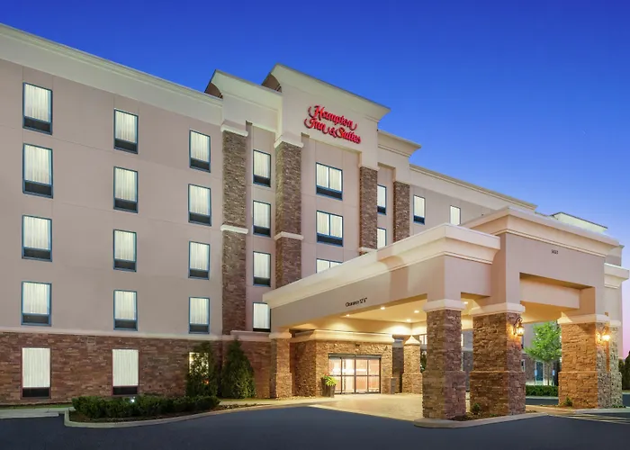 Hampton Inn And Suites Airport/Valley View Mall