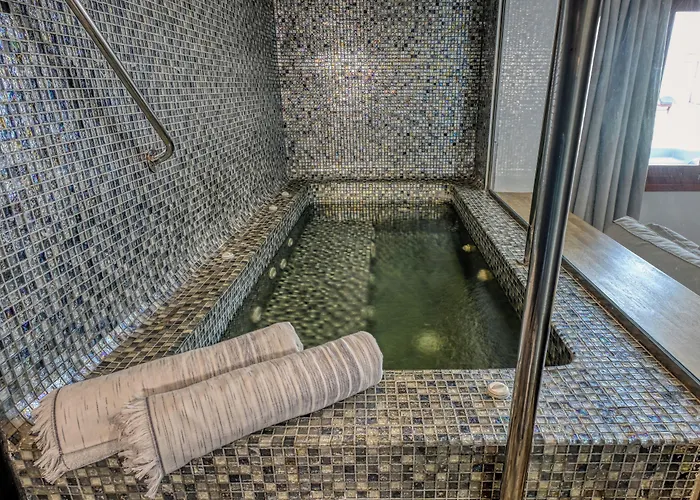 Splendour Hotel And Suites Firostefani