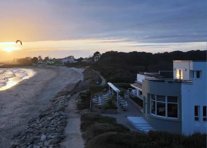 -- Hotel&Restaurant -- LES MOUETTES ----- Larmor Plage - Proche de LORIENT