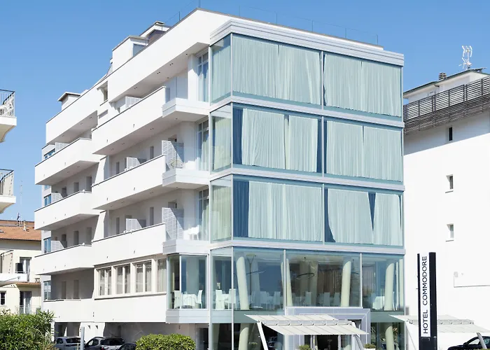 Hotel Commodore