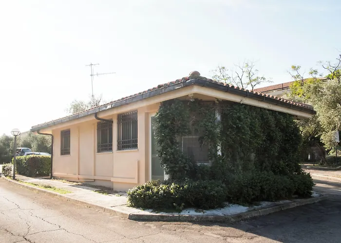 Western Villa Maria