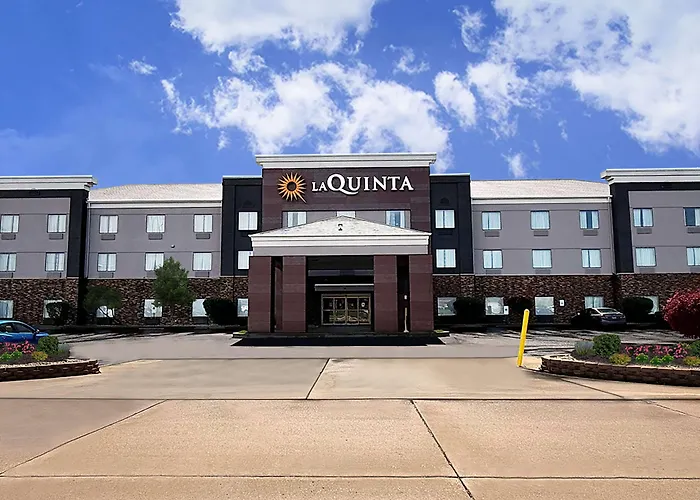 La Quinta Inn & Suits By Wyndham Pontoon Beach Il