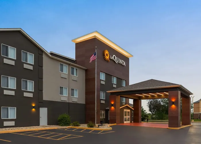 La Quinta Inn & Suites By Wyndham Peru Starved Rock St Park