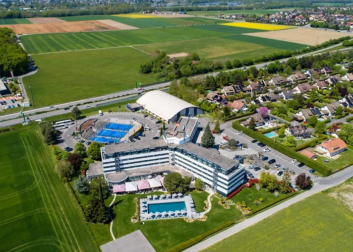 Everness Hotel & Resort