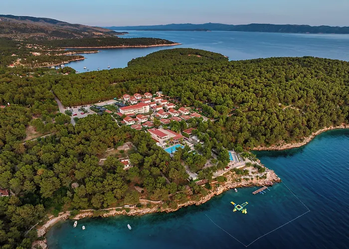 Gava Waterman Milna Resort