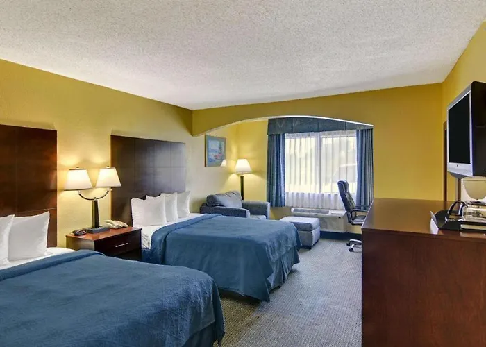 Quality Inn & Suites Grand Prairie South